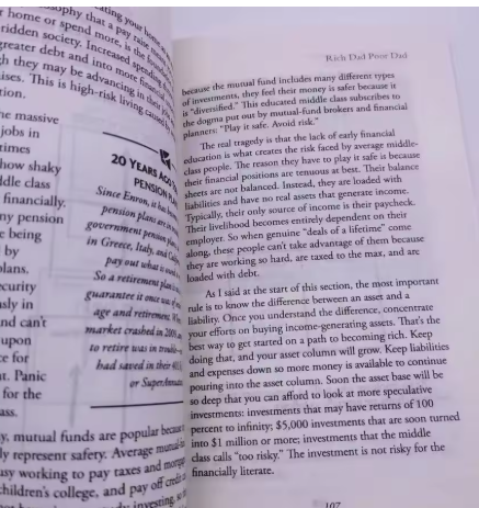 RICH DAD POOR DAD by Robert T. Kiyosaki (English)